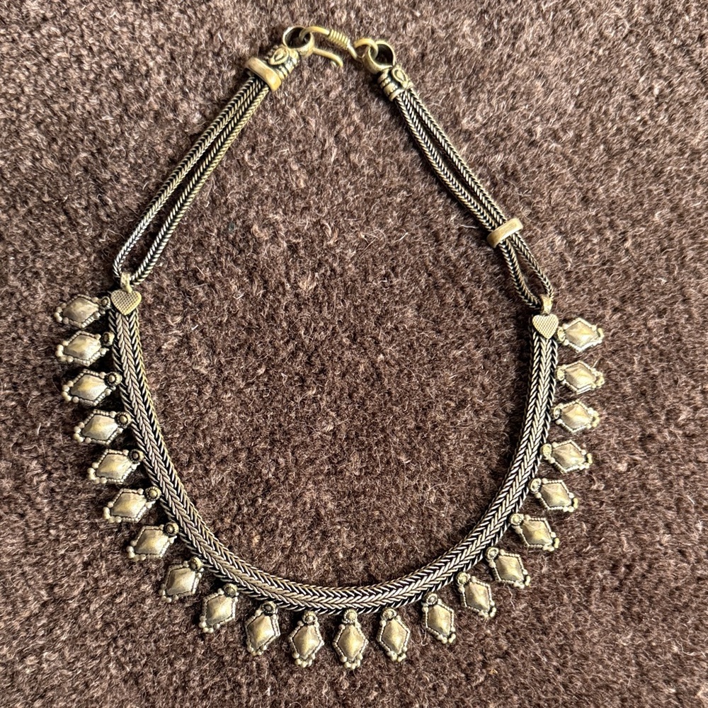 Elegant sterling silver necklace